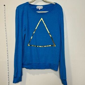 Euc wildfox blue sweater jumper in medium - has gold triangle on front.